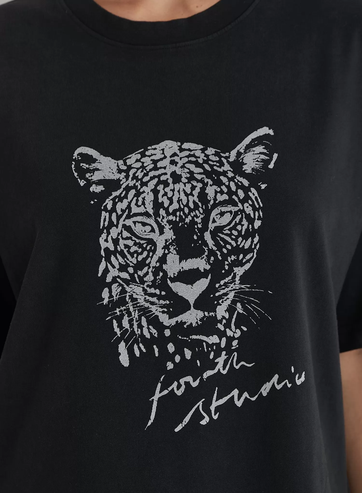 Black Acid Wash Leopard Motif T-Shirt- Leo-4th & Reckless Best Sale