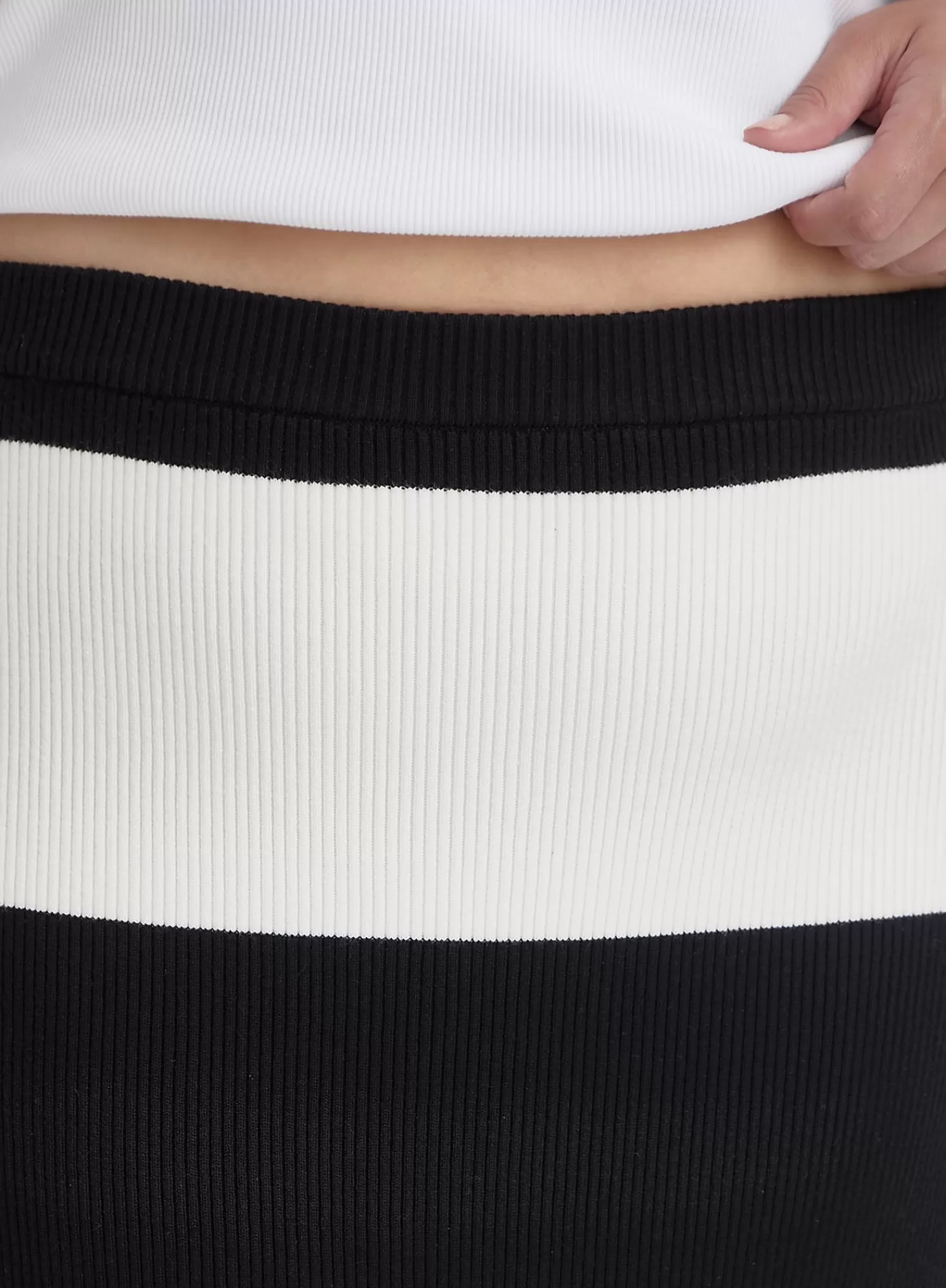 Black And Cream Plus Size Stripe Knitted Maxi Skirt- Jacqueline-4th & Reckless Outlet