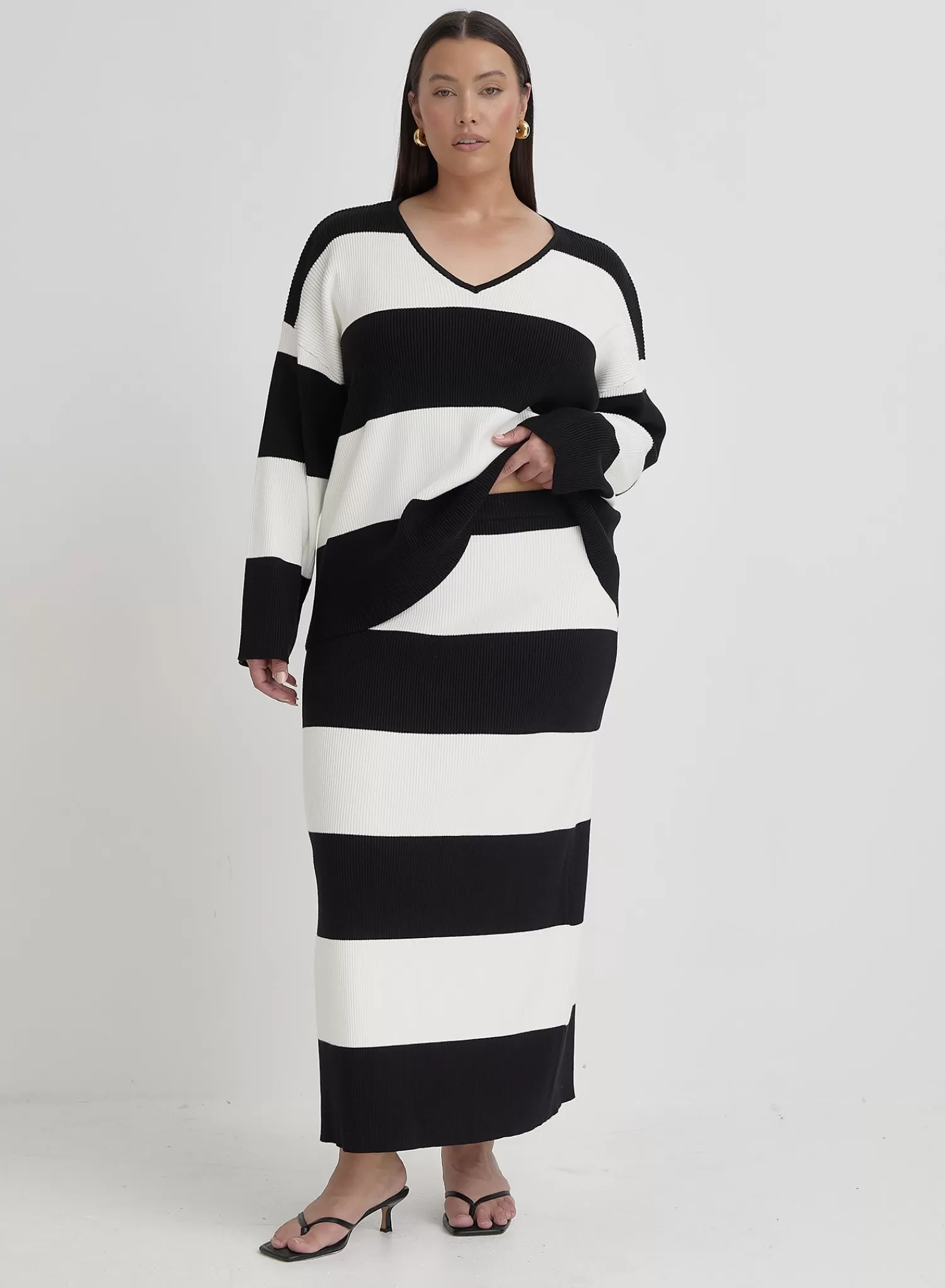 Black And Cream Plus Size Stripe Knitted Maxi Skirt- Jacqueline-4th & Reckless Outlet